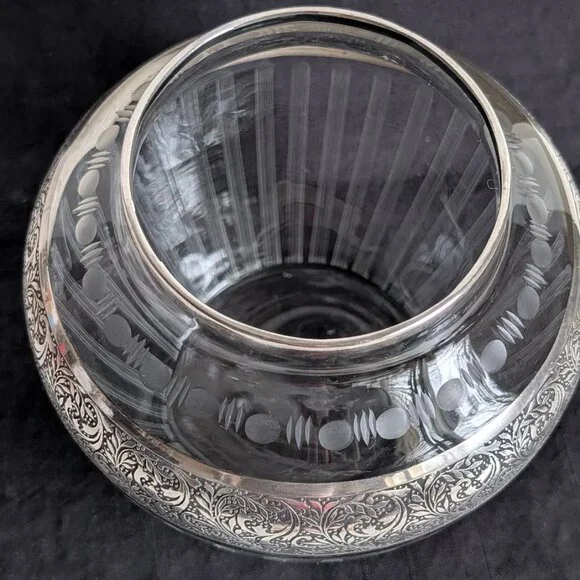 Vintage Fine American Cut/Etched/Frosted Glass Vase W/ Silver Overlay 6.2